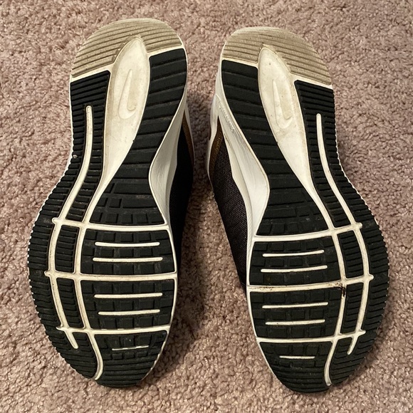 Women’s Nike Quest 4 running shoes size 8.5 - Picture 4 of 12